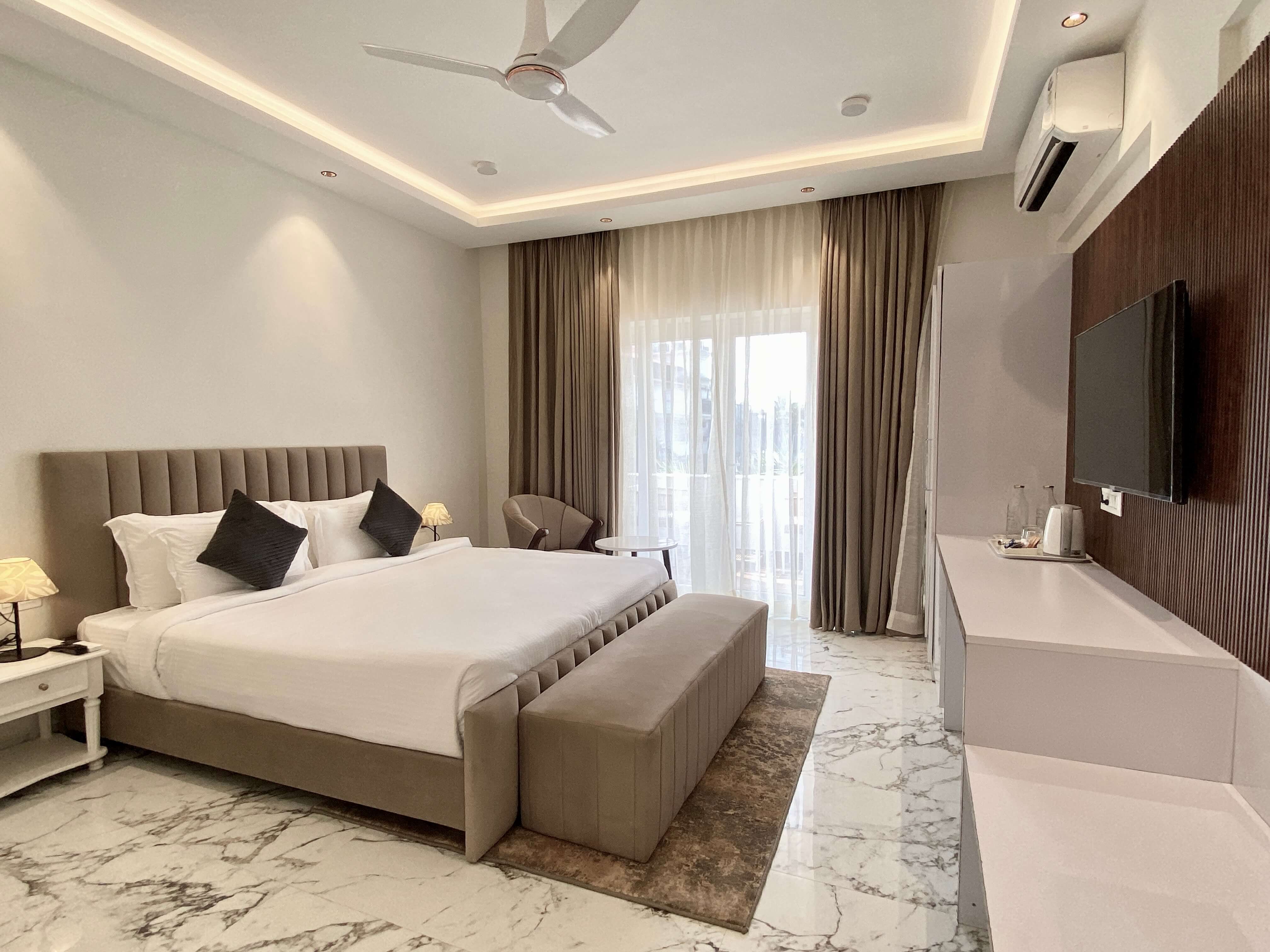 Hotel 1
