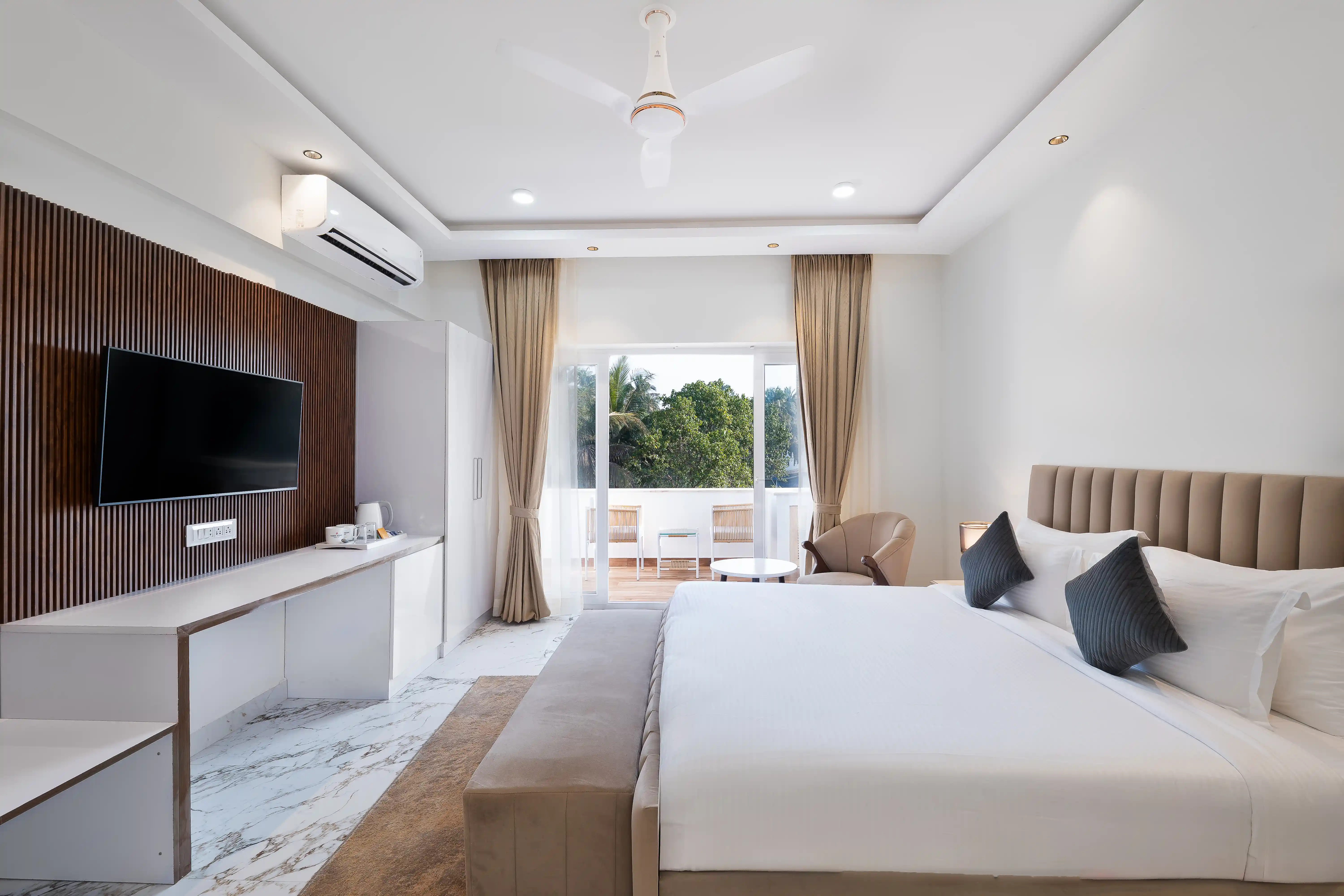 Hotel 4